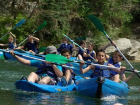 activités-pour-les-enfants-dans-le-gard-kayak-tribu