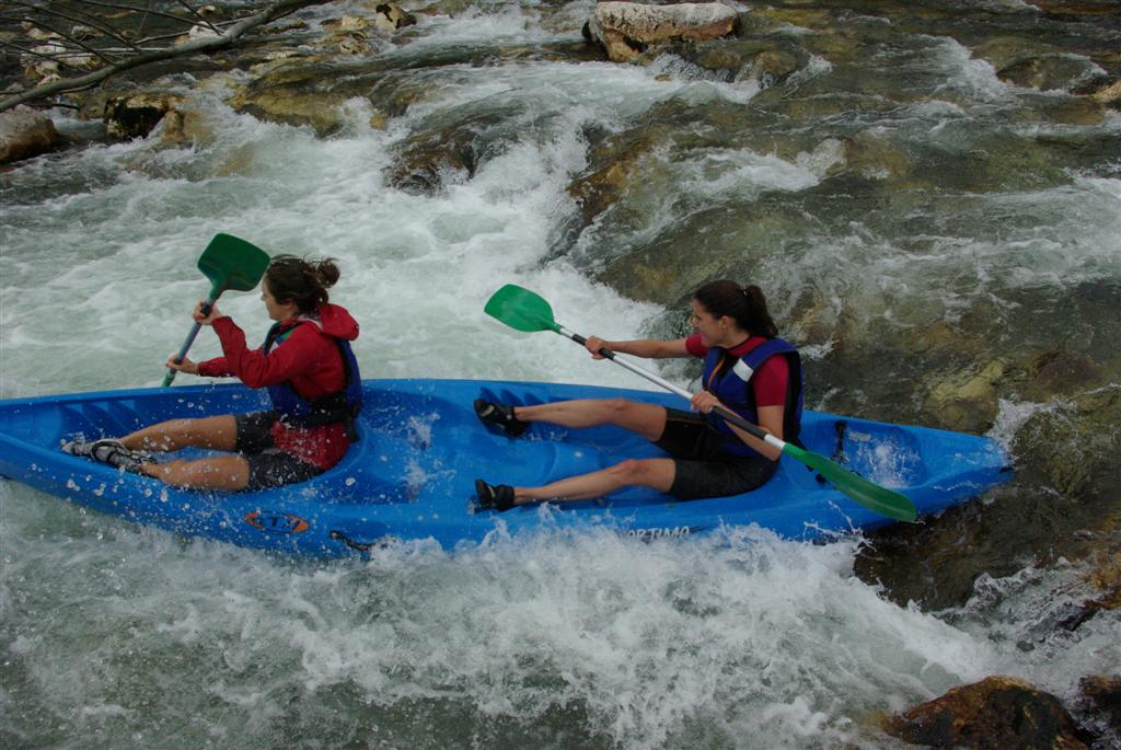 enterrement vie de celibataire canoe herault kayak tribu